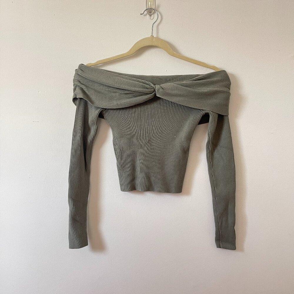 Abercrombie & Fitch Twist Front Off Shoulder Long Sleeve Top Sage Green size XS